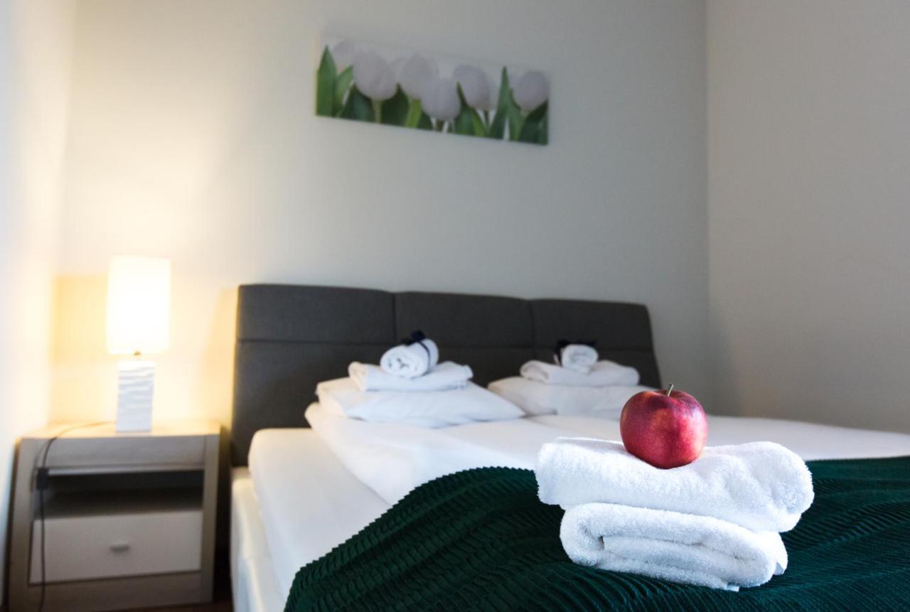 Pcd Aparthotel Ochota Varsó Kültér fotó