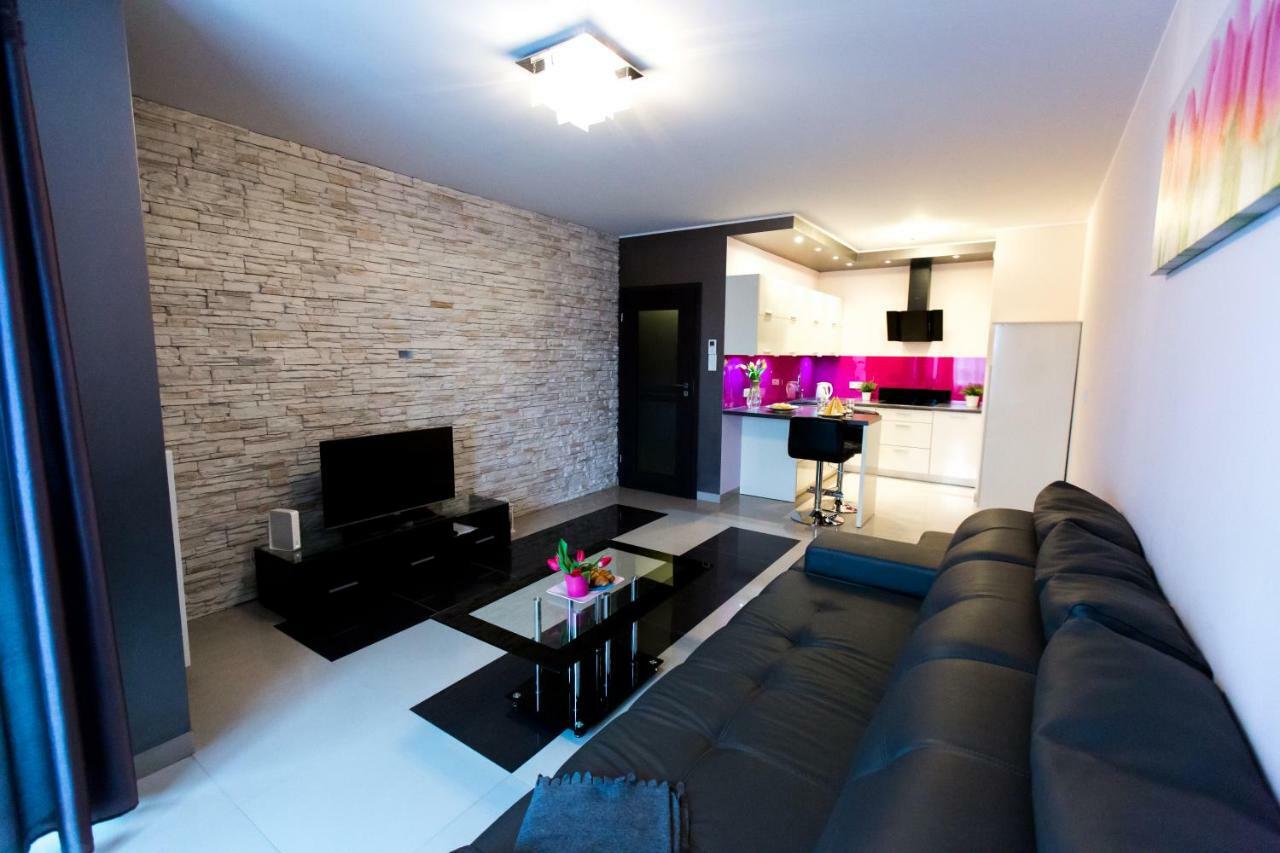 Pcd Aparthotel Ochota Varsó Kültér fotó