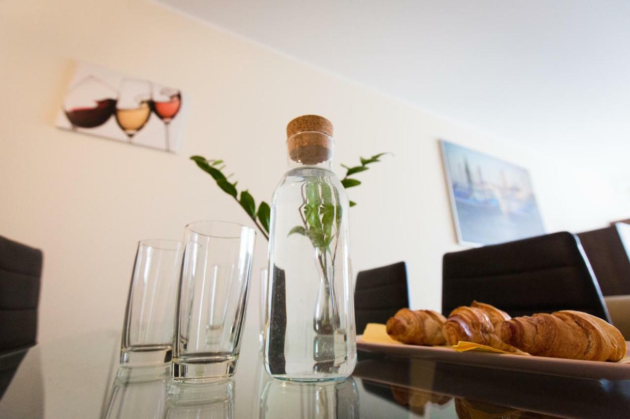 Pcd Aparthotel Ochota Varsó Kültér fotó