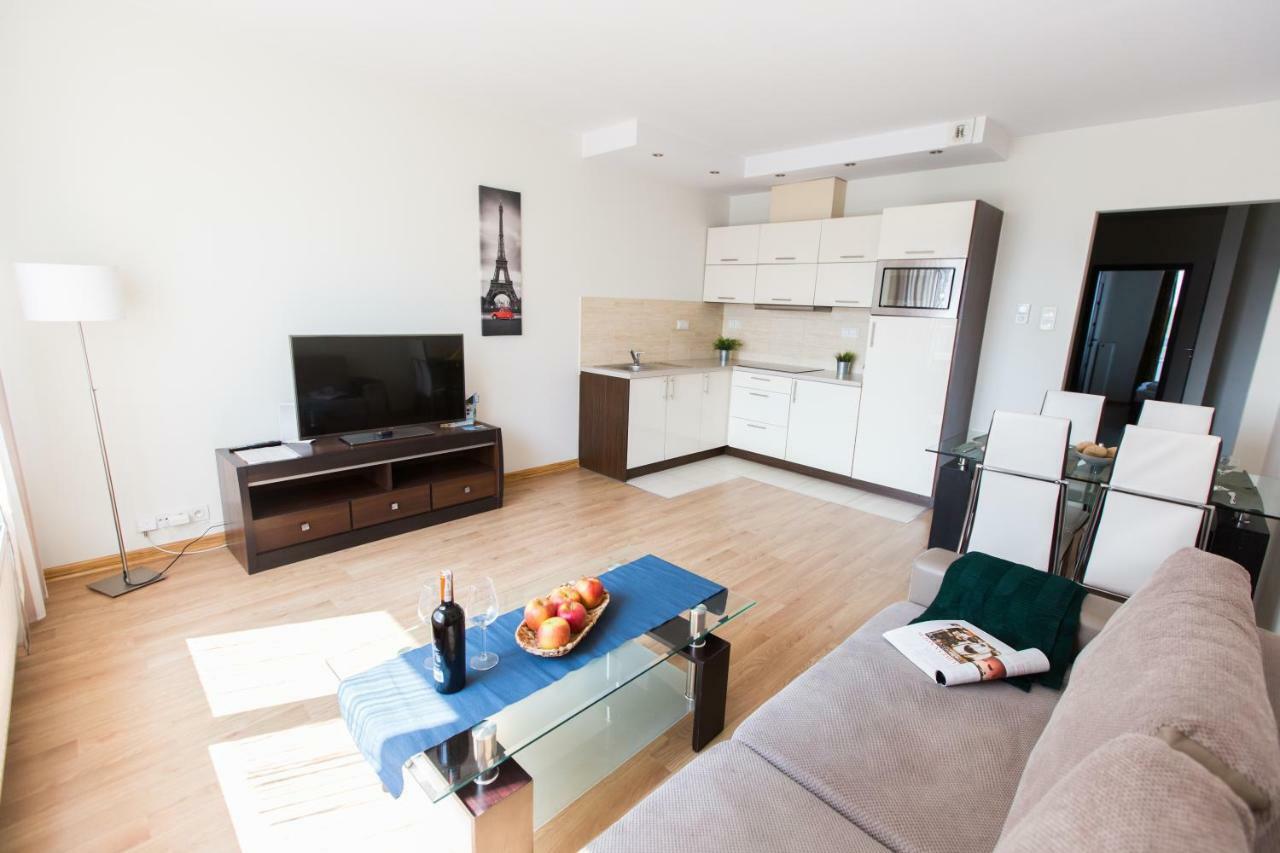 Pcd Aparthotel Ochota Varsó Kültér fotó