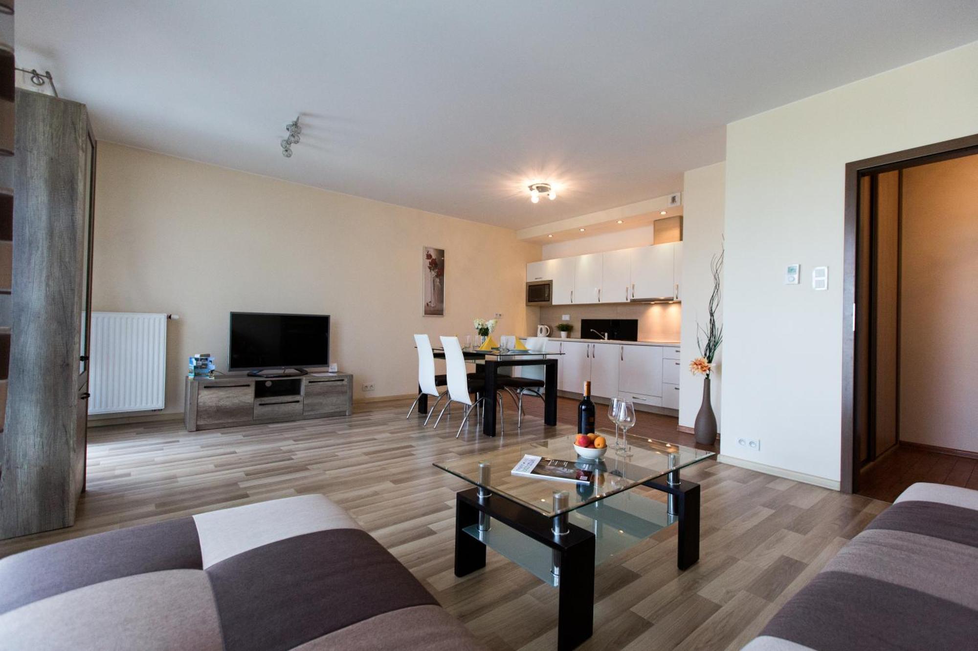 Pcd Aparthotel Ochota Varsó Kültér fotó